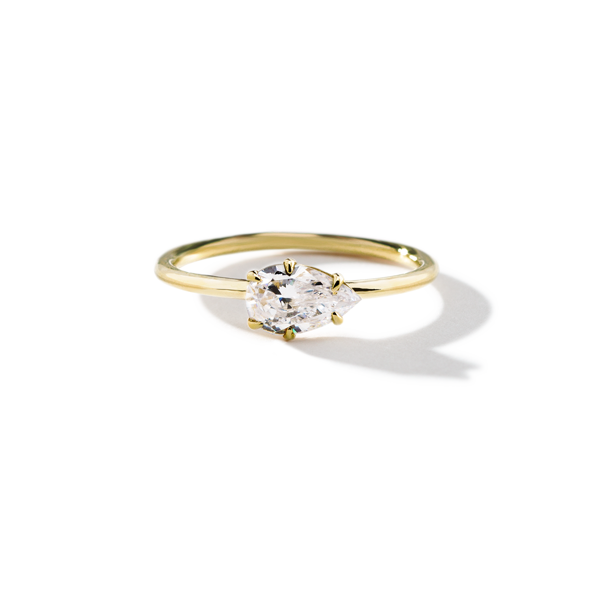 18K Yellow Gold / Pear
