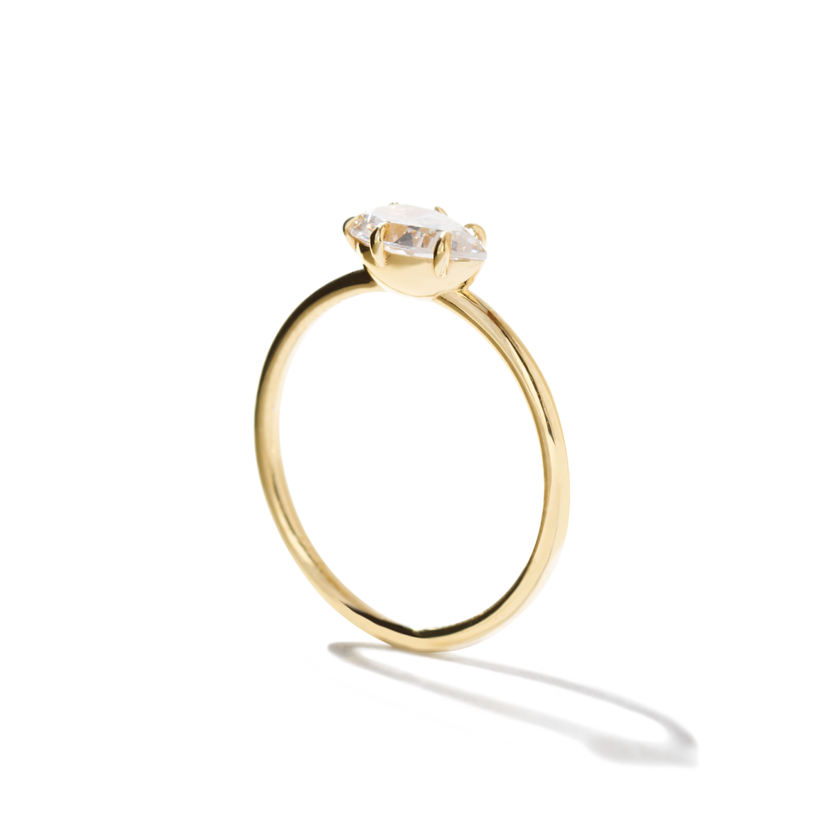 18K Yellow Gold / Pear