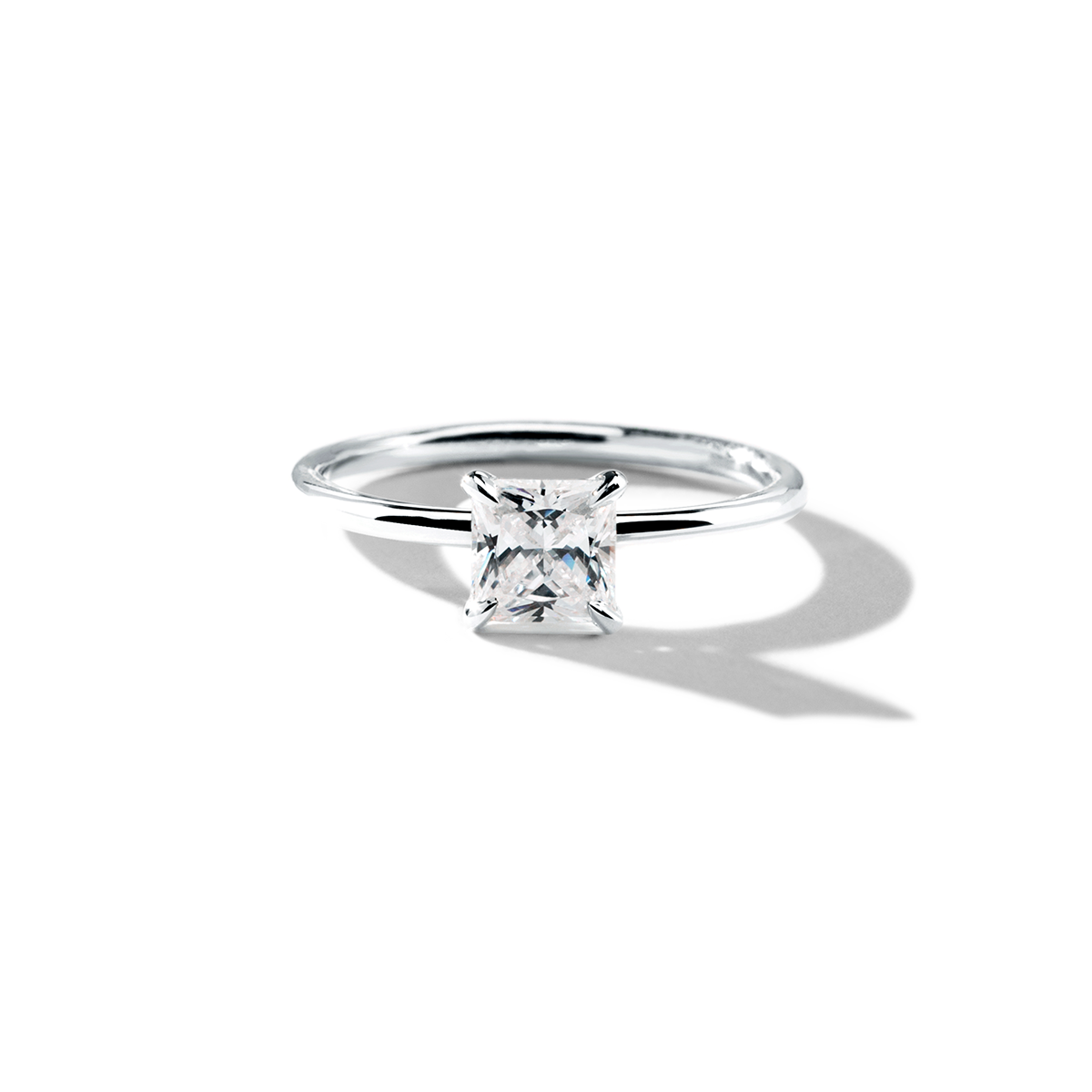 18K White Gold / Princess