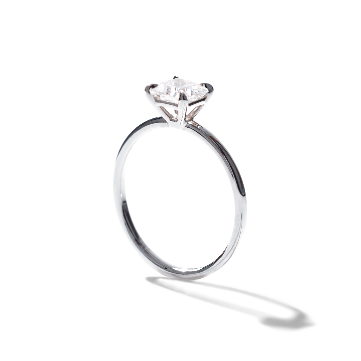 18K White Gold / Princess