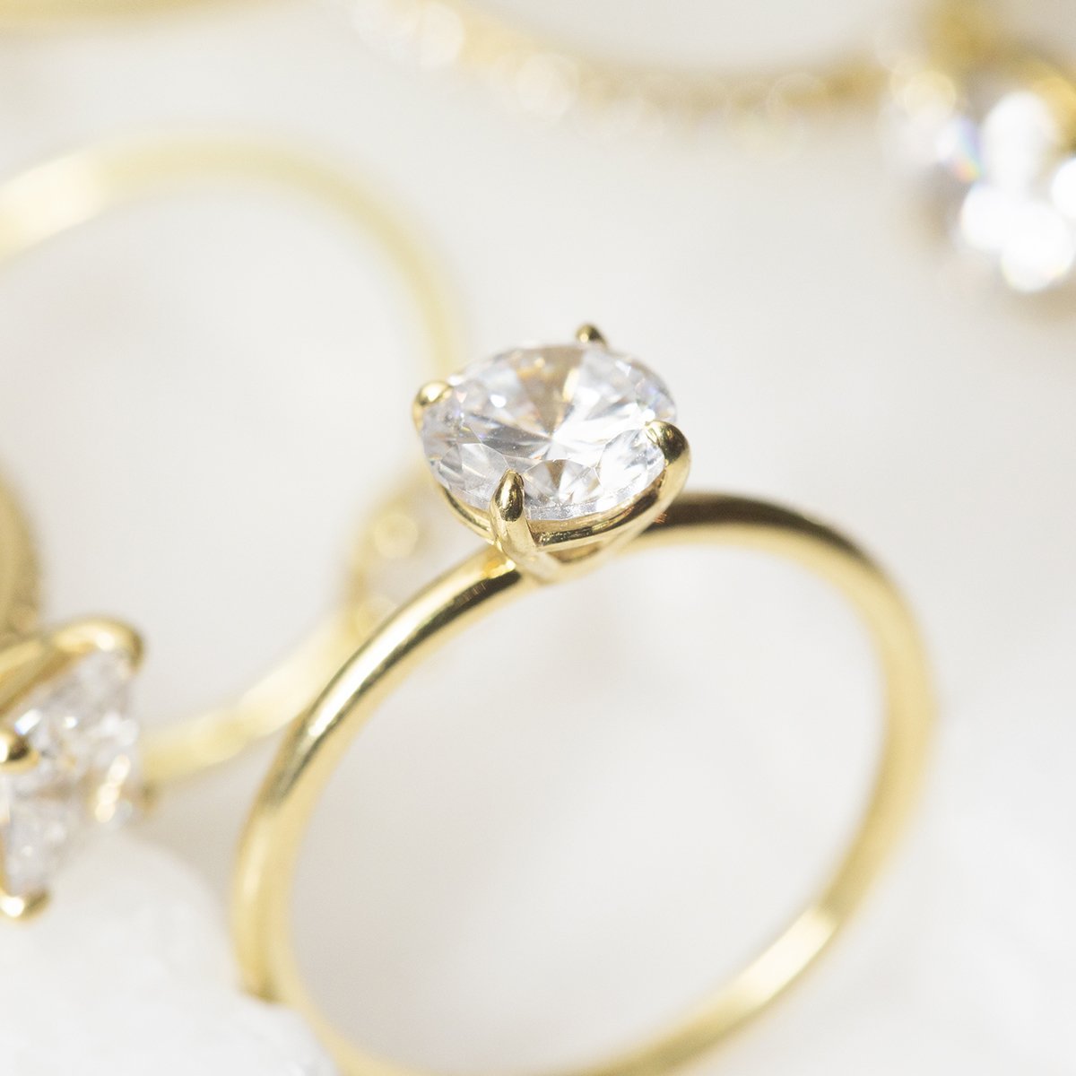 18K Yellow Gold / Round