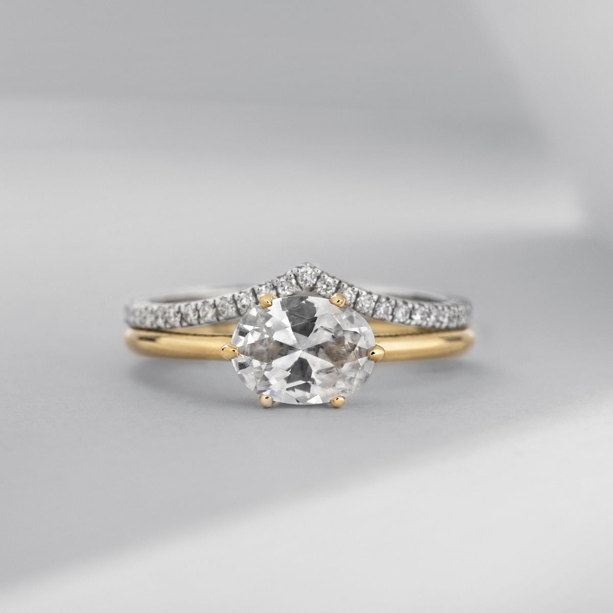 18K Yellow Gold / Oval