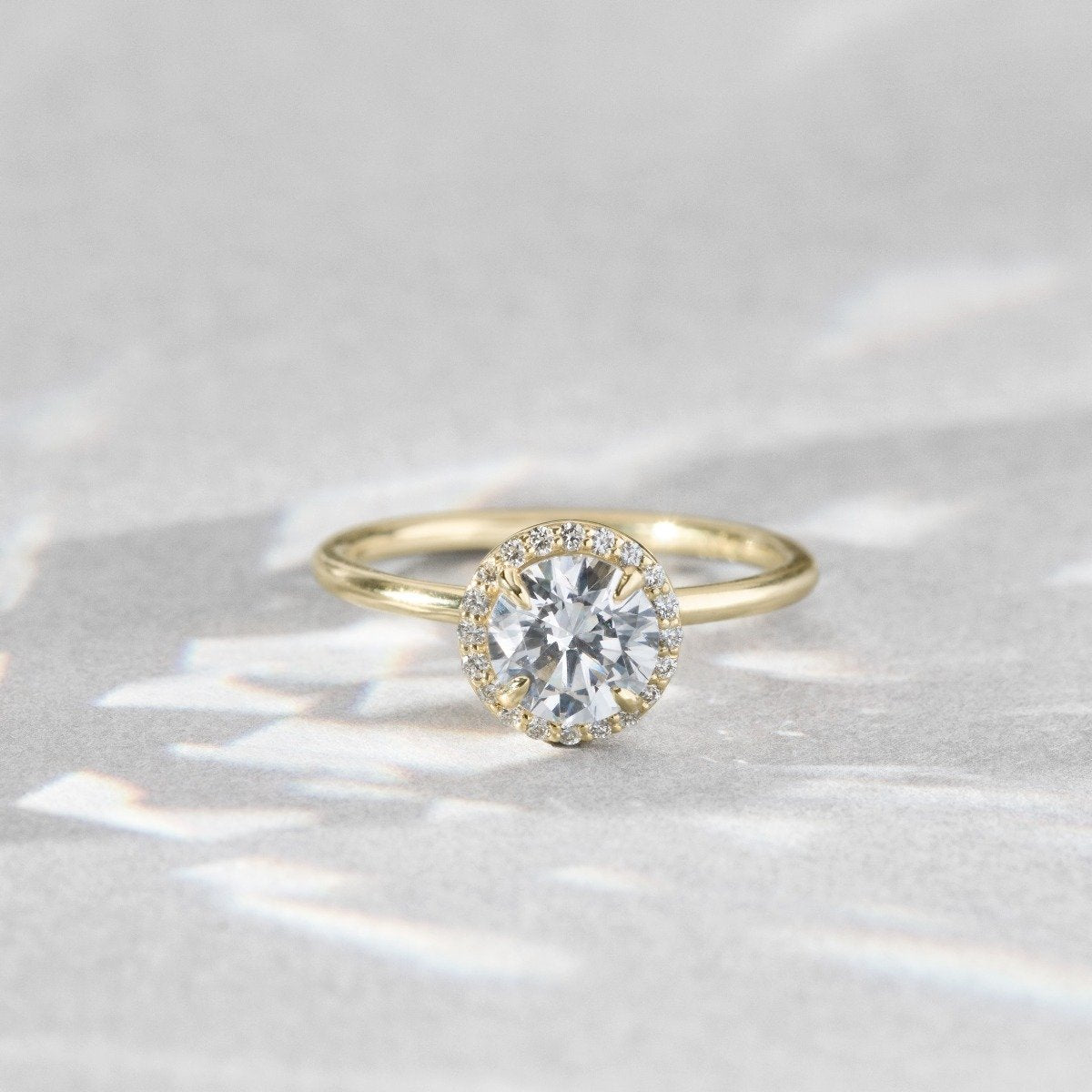18K Yellow Gold / Round