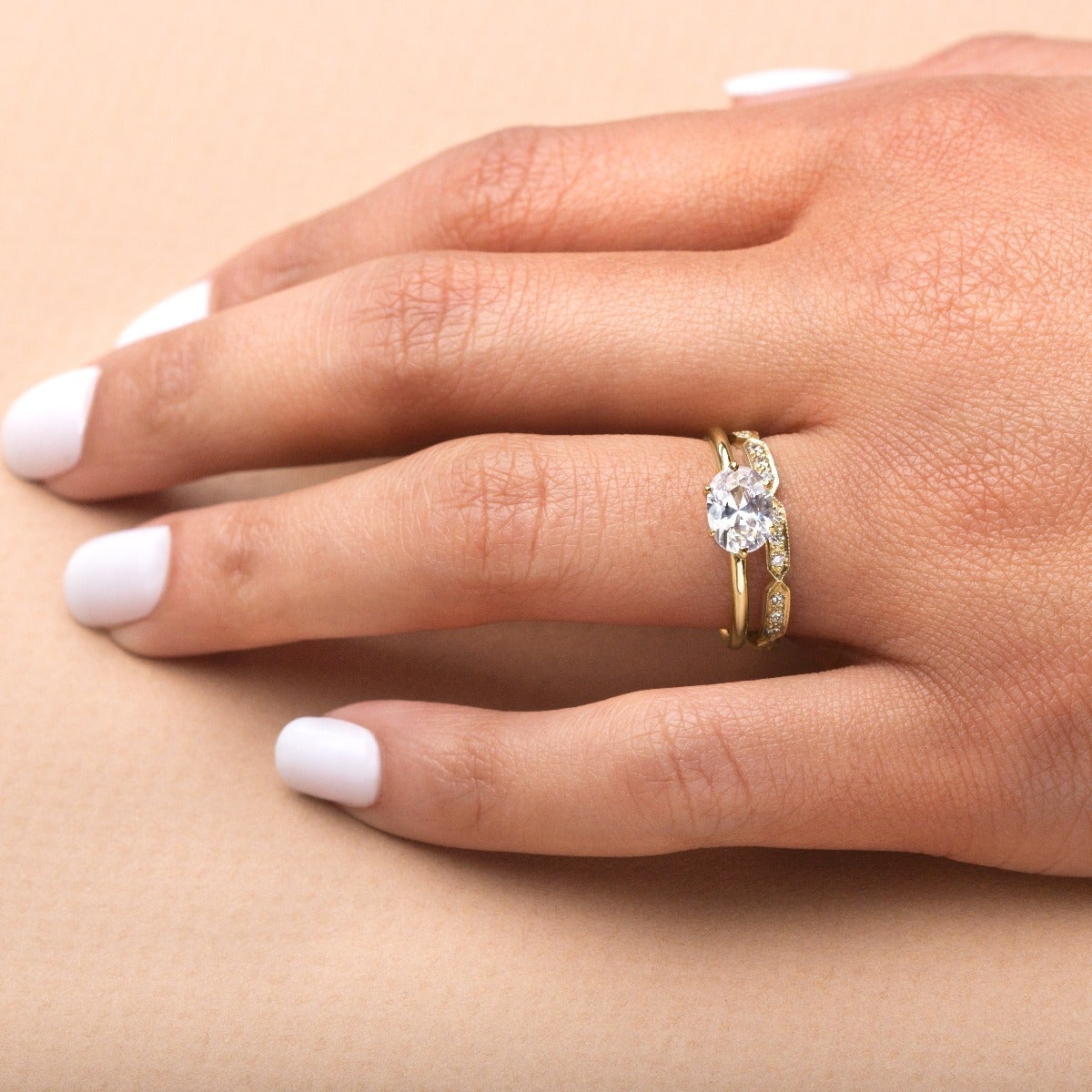 18K Yellow Gold / Oval