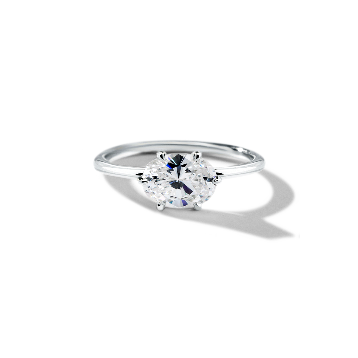 18K White Gold / Oval